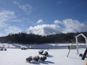 雪化粧の浅間山